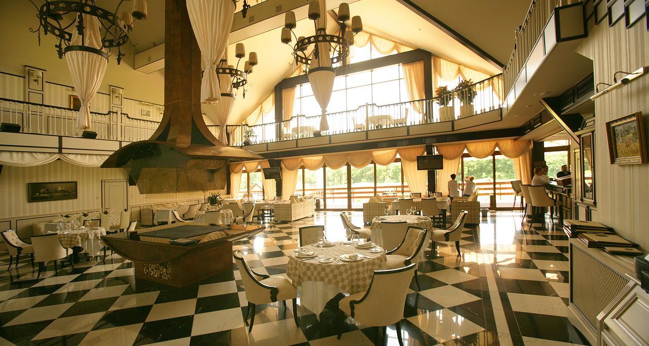 Superior Golf And Spa Resort Charkiw Exterior foto