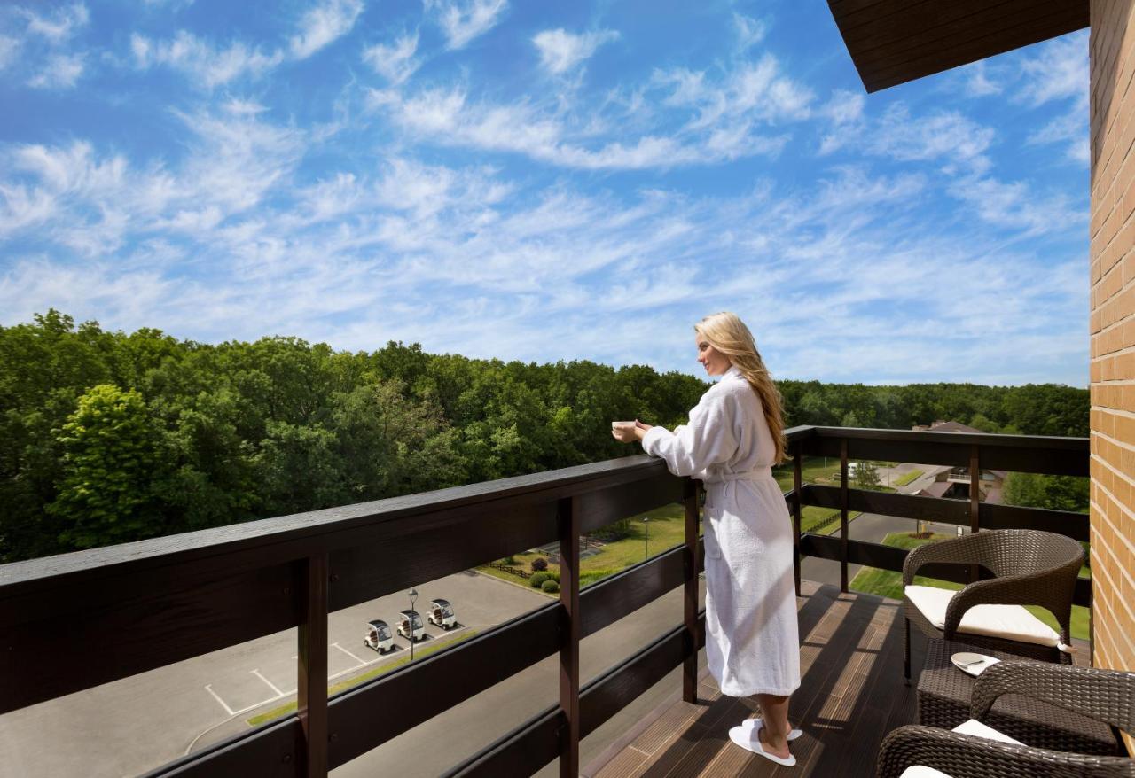 Superior Golf And Spa Resort Charkiw Exterior foto