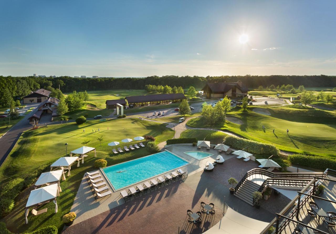 Superior Golf And Spa Resort Charkiw Exterior foto